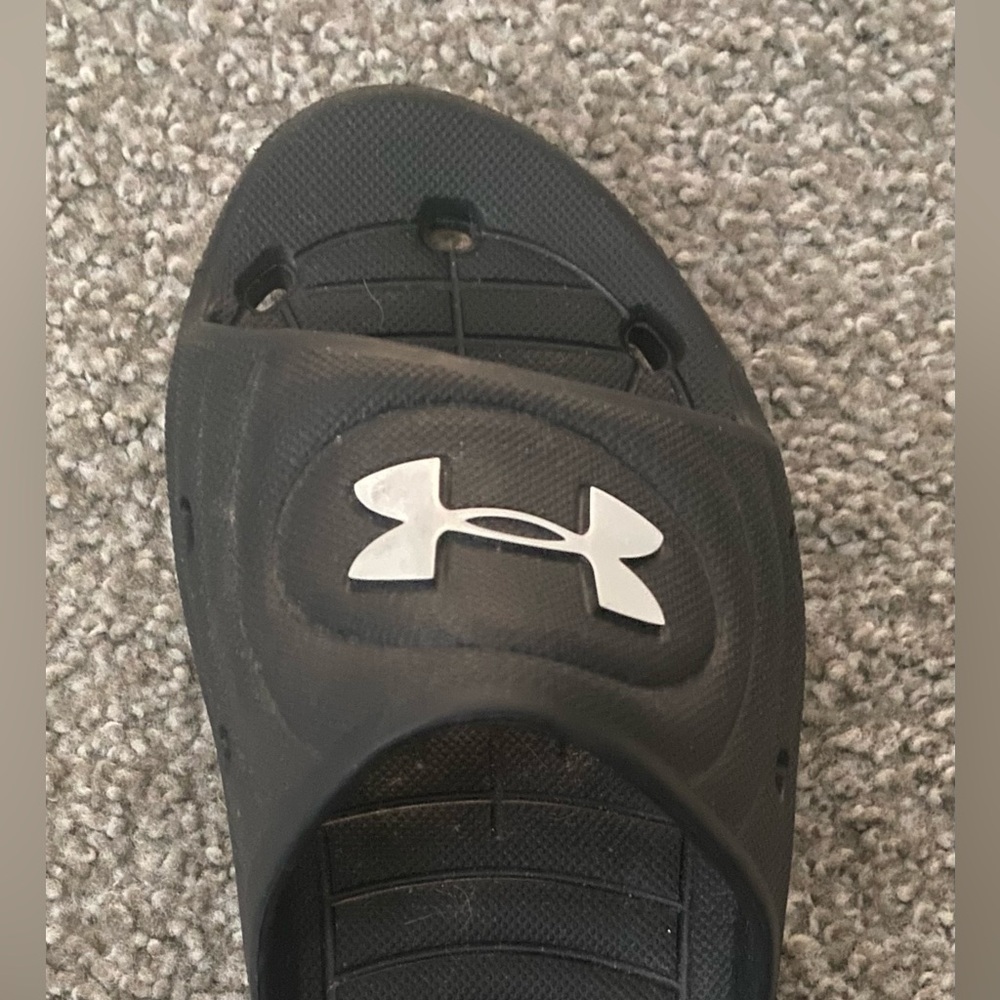 Under Armour Mens/Boys Locker IV Slides. Size 8. - Picture 2 of 5